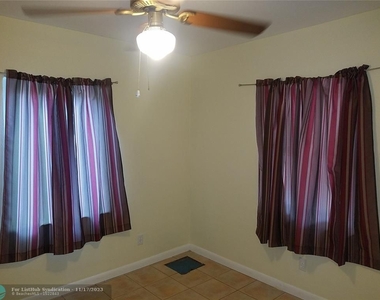 2542 Liberty St - Photo Thumbnail 7