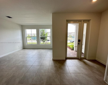 26476 Sw 148 Ct - Photo Thumbnail 3