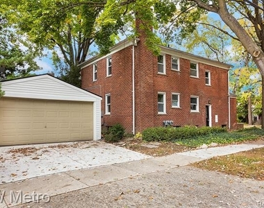 820 E 5th Street - Photo Thumbnail 18