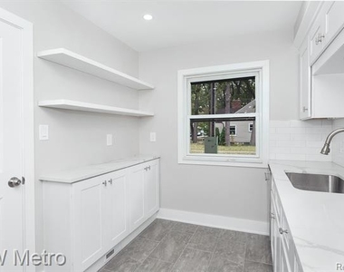 820 E 5th Street - Photo Thumbnail 15