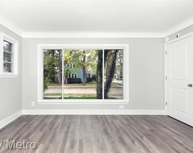 820 E 5th Street - Photo Thumbnail 7