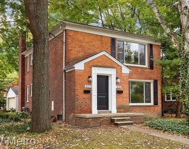 820 E 5th Street - Photo Thumbnail 1