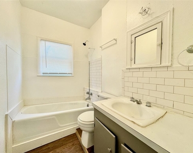 6109 Richmond Avenue - Photo Thumbnail 9