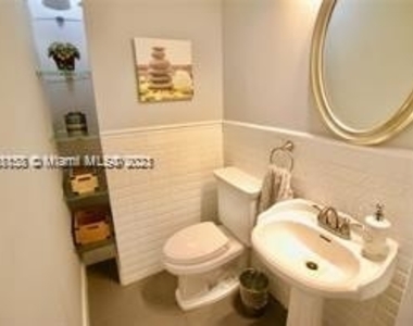 10190 Collins Ave - Photo Thumbnail 2