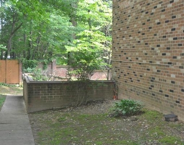 3001 Seven Oaks Pl - Photo Thumbnail 21