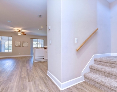 10320 Saville Rowe Lane - Photo Thumbnail 5