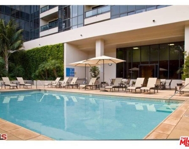 10724 Wilshire Blvd - Photo Thumbnail 11