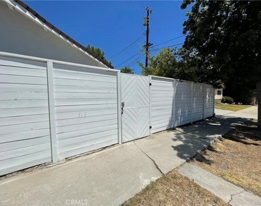 12676 Lull Street - Photo Thumbnail 10