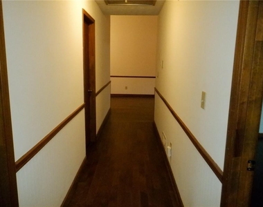 2346 Eastgate Drive - Photo Thumbnail 27