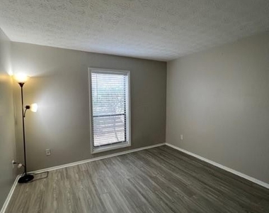 401 Wynnes Ridge Circle Se - Photo Thumbnail 18