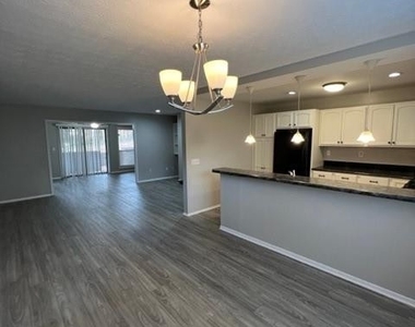 401 Wynnes Ridge Circle Se - Photo Thumbnail 6