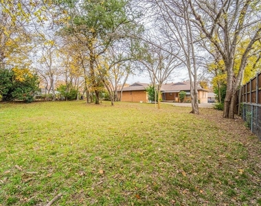 3209 Pecan Lane - Photo Thumbnail 24