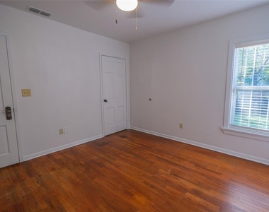 3925 Dexter Avenue - Photo Thumbnail 13