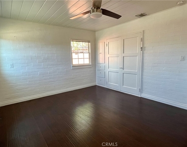 5754 Fallbrook Avenue - Photo Thumbnail 16