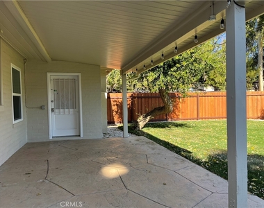 5754 Fallbrook Avenue - Photo Thumbnail 21