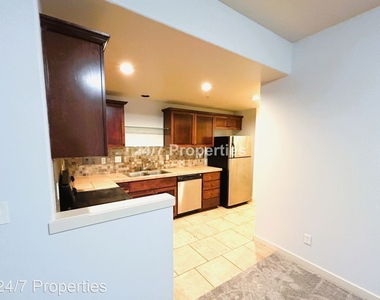 640 Ne Garswood Ln. - Photo Thumbnail 2