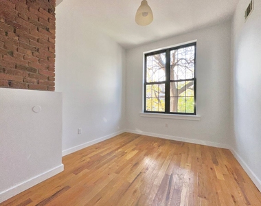 1249 Jefferson Avenue - Photo Thumbnail 14