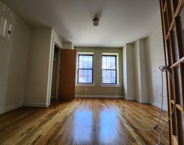 1249 Jefferson Avenue - Photo Thumbnail 8