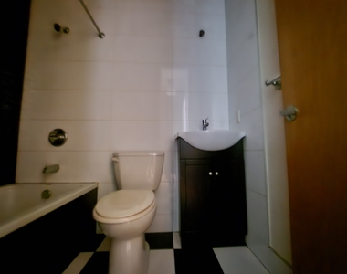 1249 Jefferson Avenue - Photo Thumbnail 3