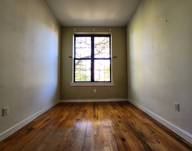 1249 Jefferson Avenue - Photo Thumbnail 2