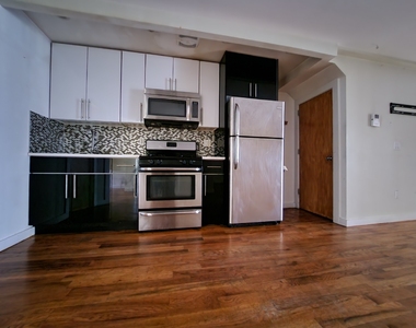 1249 Jefferson Avenue - Photo Thumbnail 7