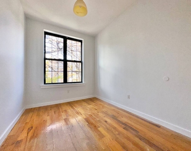 1249 Jefferson Avenue - Photo Thumbnail 10