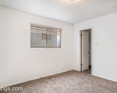 2317 Cheyenne Ave - Photo Thumbnail 7