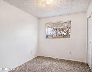 2317 Cheyenne Ave - Photo Thumbnail 4