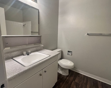 2760 Corabel Lane - Photo Thumbnail 5