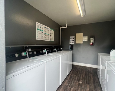 2760 Corabel Lane - Photo Thumbnail 4
