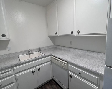 2760 Corabel Lane - Photo Thumbnail 3