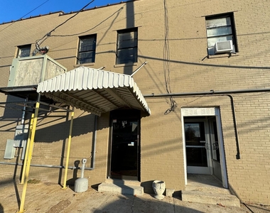 105 E Lee St. - Photo Thumbnail 1