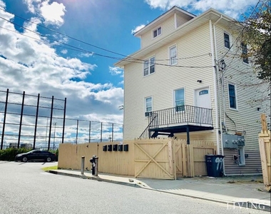 99 Beach 31st Street - Photo Thumbnail 8