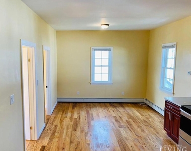 99 Beach 31st Street - Photo Thumbnail 10