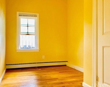 99 Beach 31st Street - Photo Thumbnail 9