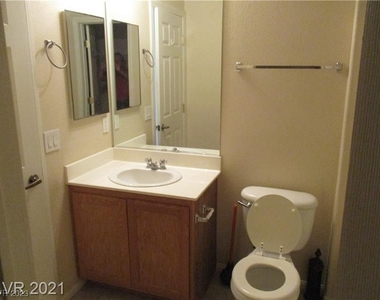 5855 Valley Drive - Photo Thumbnail 16