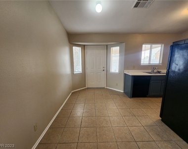 8236 Carmen Boulevard - Photo Thumbnail 10