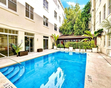 100 Collins Ave - Photo Thumbnail 32