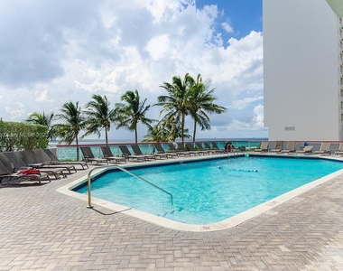 6767 Collins Ave - Photo Thumbnail 25