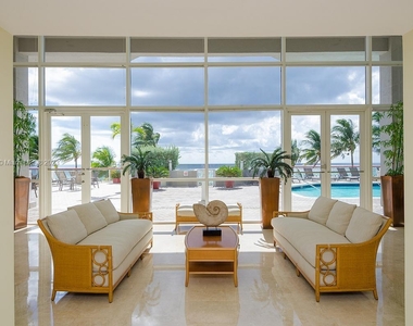 6767 Collins Ave - Photo Thumbnail 22