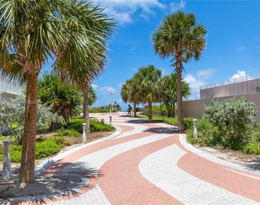 401 Ocean Dr - Photo Thumbnail 21