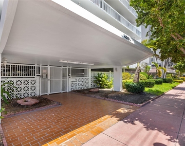 401 Ocean Dr - Photo Thumbnail 18