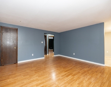 2210 Skyline Dr - Photo Thumbnail 5