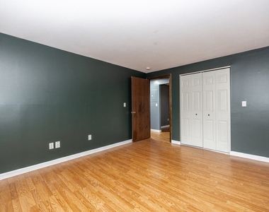 2210 Skyline Dr - Photo Thumbnail 9