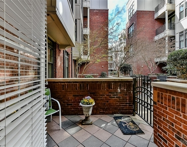 2810 Selwyn Avenue - Photo Thumbnail 8