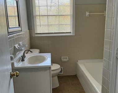 2454 Melody Lane Nw - Photo Thumbnail 8