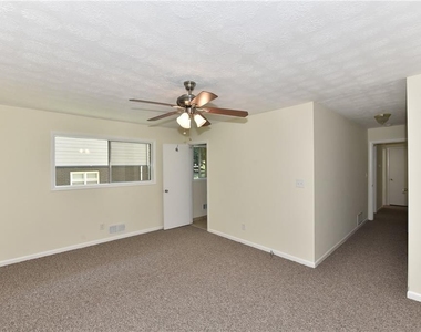 1394 Rock Springs Circle Ne - Photo Thumbnail 9