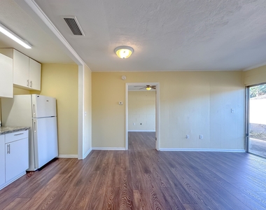 2241 W Pensacola Street - Photo Thumbnail 14