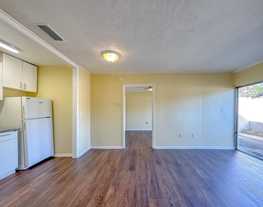 2241 W Pensacola Street - Photo Thumbnail 15