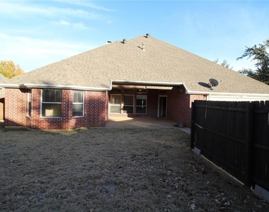 8501 Layna Court - Photo Thumbnail 18